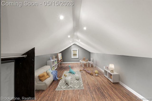 142 Massoit Street, Commerce Twp, MI 48017