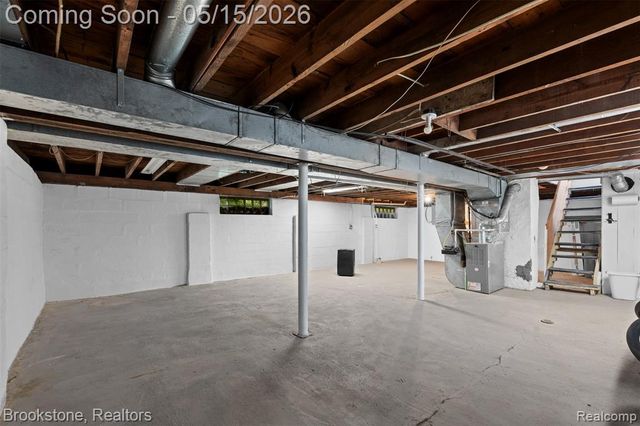 142 Massoit Street, Commerce Twp, MI 48017