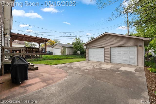 142 Massoit Street, Commerce Twp, MI 48017