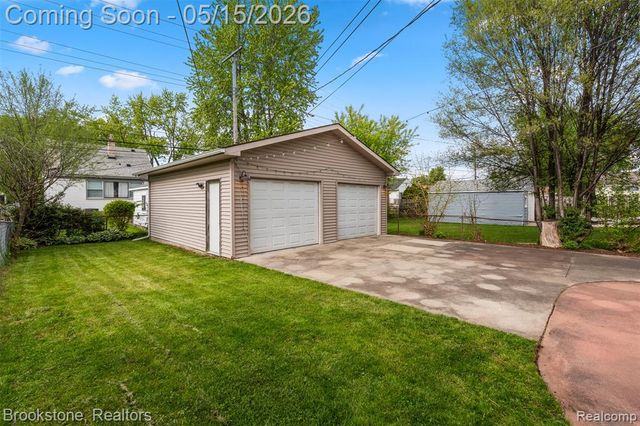 142 Massoit Street, Commerce Twp, MI 48017