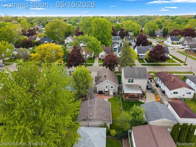 142 Massoit Street, Commerce Twp, MI 48017