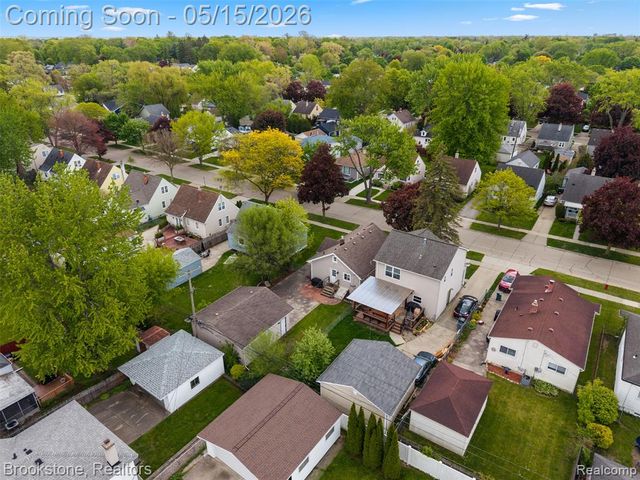 142 Massoit Street, Commerce Twp, MI 48017