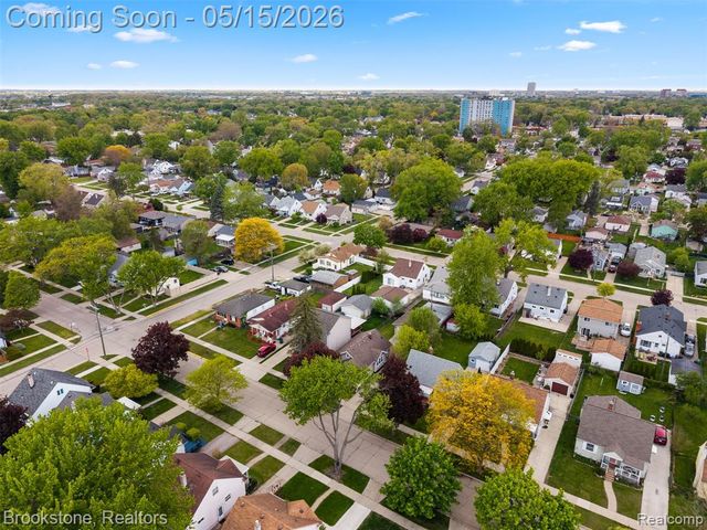 142 Massoit Street, Commerce Twp, MI 48017