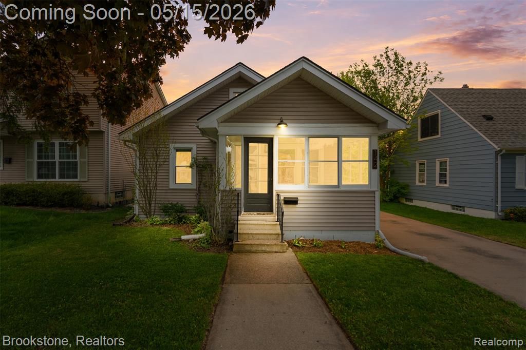 142 Massoit Street, Commerce Twp, MI 48017