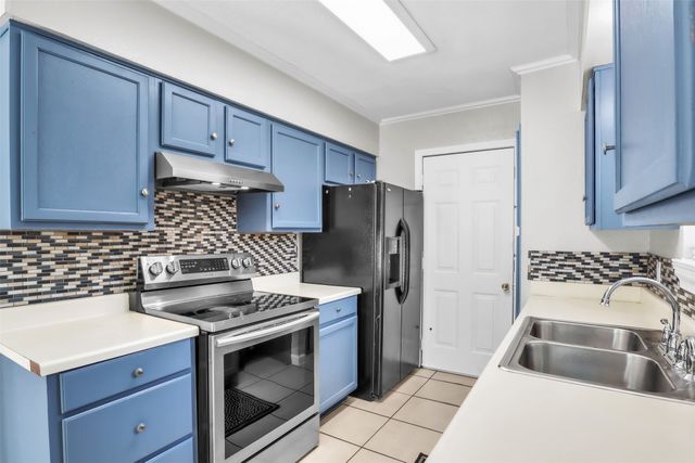 6921 Windy Hill Road, Forest Hill, TX 76140