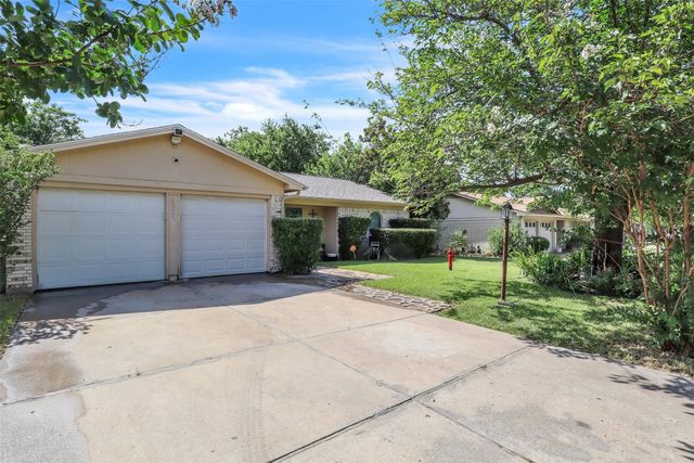 6921 Windy Hill Road, Forest Hill, TX 76140
