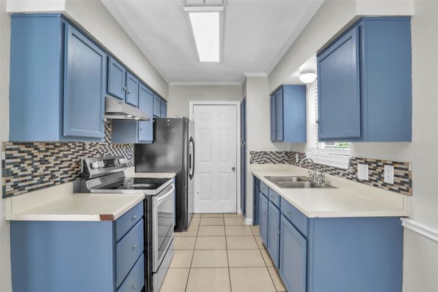 6921 Windy Hill Road, Forest Hill, TX 76140