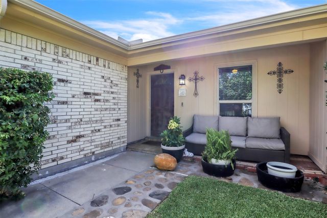 6921 Windy Hill Road, Forest Hill, TX 76140