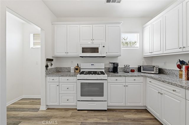 27471 Poppy Court, Saugus, CA 91350