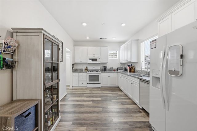 27471 Poppy Court, Saugus, CA 91350