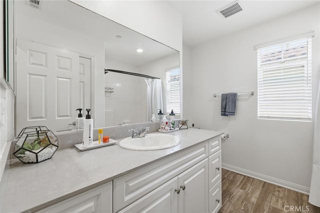 27471 Poppy Court, Saugus, CA 91350