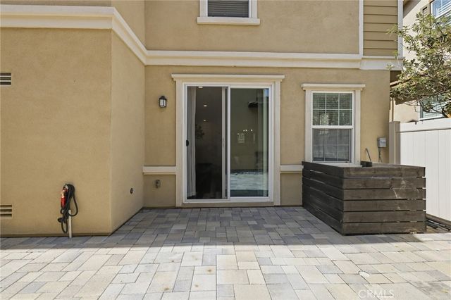 27471 Poppy Court, Saugus, CA 91350