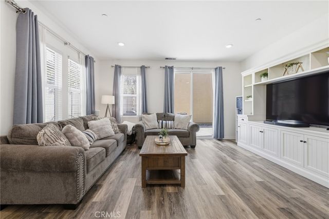 27471 Poppy Court, Saugus, CA 91350