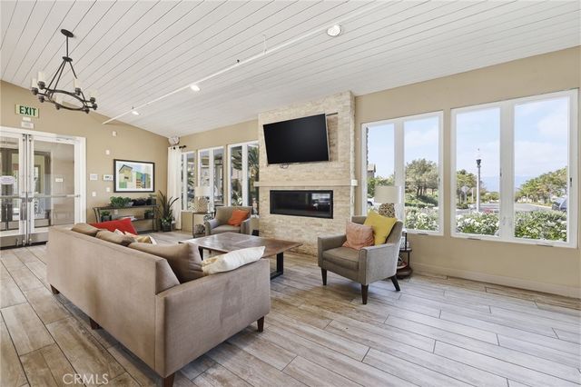 27471 Poppy Court, Saugus, CA 91350