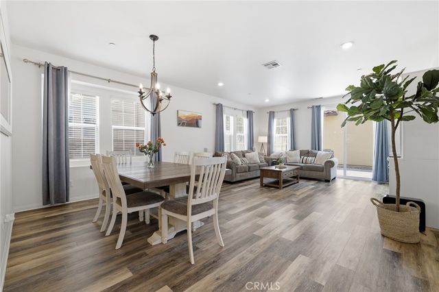 27471 Poppy Court, Saugus, CA 91350