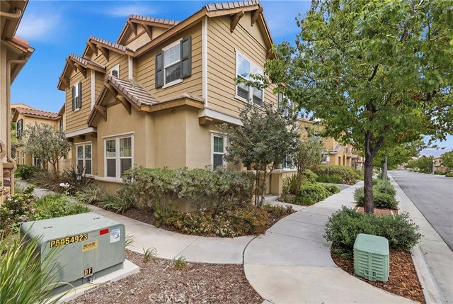27471 Poppy Court, Saugus, CA 91350