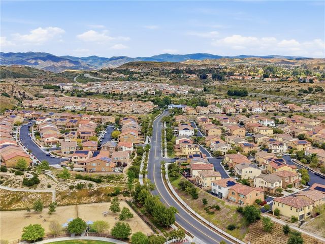 27471 Poppy Court, Saugus, CA 91350