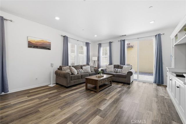 27471 Poppy Court, Saugus, CA 91350