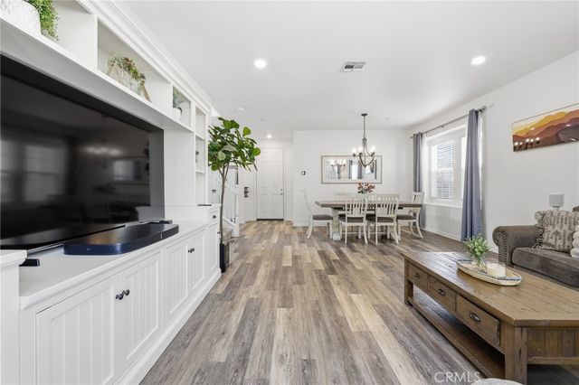 27471 Poppy Court, Saugus, CA 91350