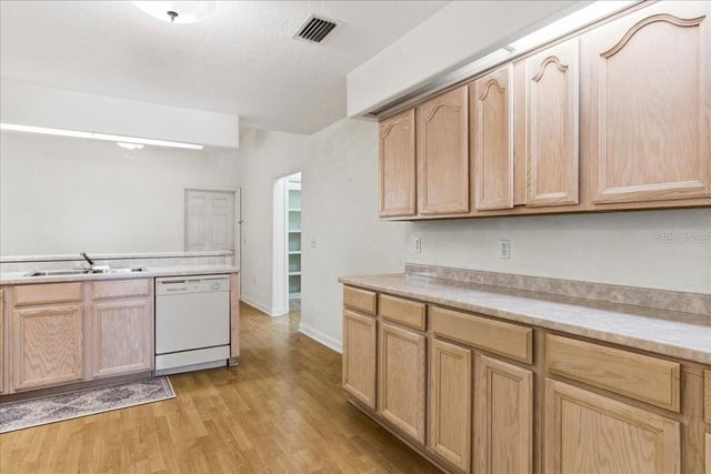 31325 PRESTWICK AVENUE, Sorrento, FL 32776