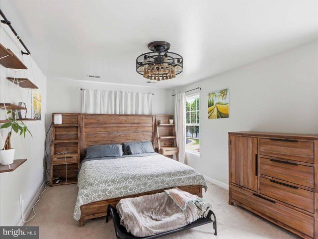 7742 LAWRENCE AVE, Pasadena, MD 21122