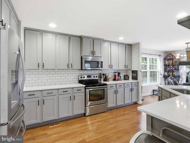 7742 LAWRENCE AVE, Pasadena, MD 21122