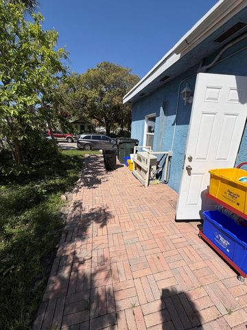 1117 3rd Avenue N 1, Lake Worth Beach, FL 33460