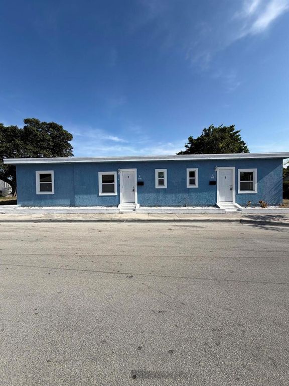 1117 3rd Avenue N 1, Lake Worth Beach, FL 33460