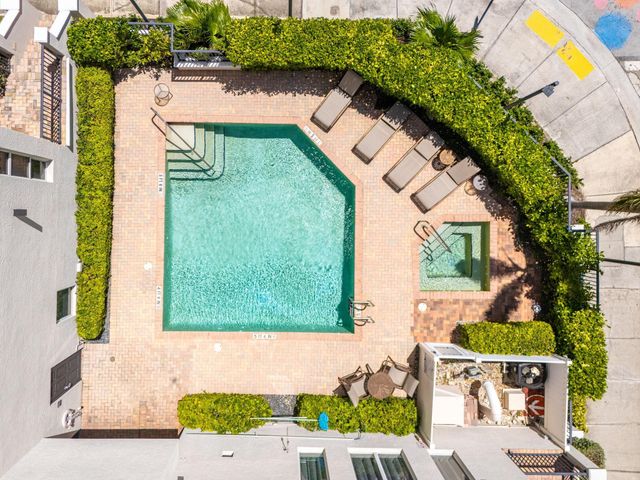 514 N Birch Road, Fort Lauderdale, FL 33304