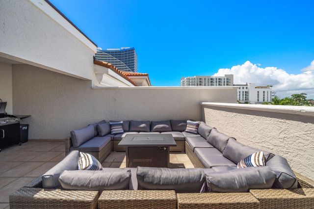 514 N Birch Road, Fort Lauderdale, FL 33304