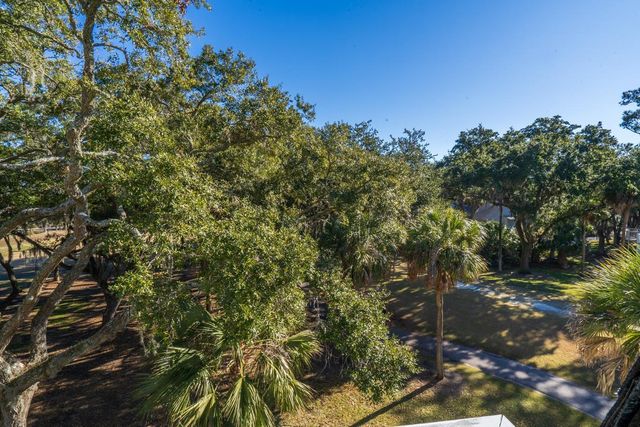 279 Driftwood Lane, Edisto Beach, SC 29438