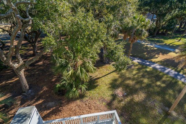 279 Driftwood Lane, Edisto Beach, SC 29438