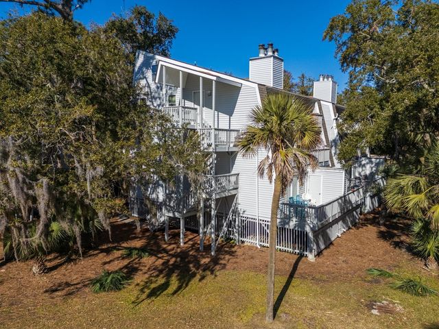 279 Driftwood Lane, Edisto Beach, SC 29438
