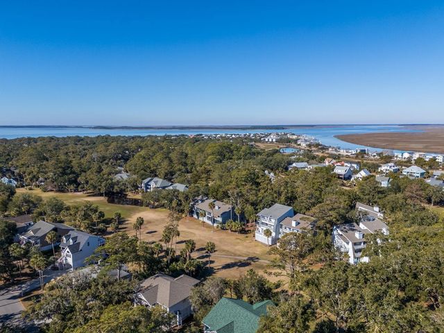 279 Driftwood Lane, Edisto Beach, SC 29438