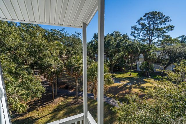 279 Driftwood Lane, Edisto Beach, SC 29438