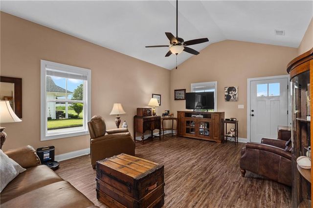 54 Calloway Lane, Cartersville, GA 30120