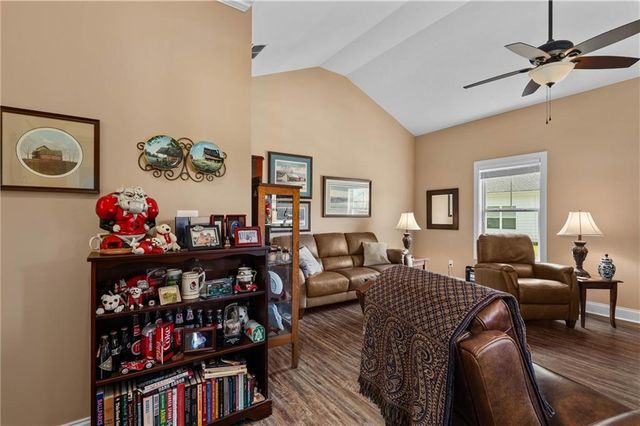 54 Calloway Lane, Cartersville, GA 30120