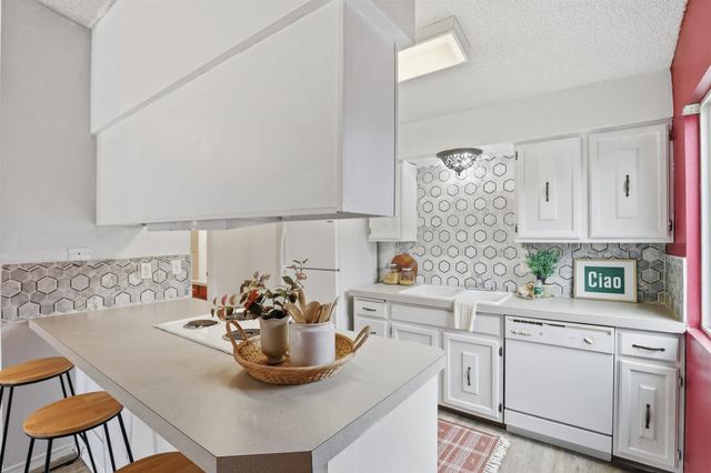 202 E Weile Ave, Spokane, WA 99208