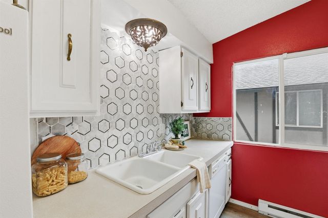 202 E Weile Ave, Spokane, WA 99208