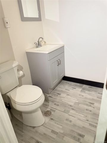 756 40th Street 1R, Brooklyn, NY 11232