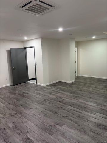 756 40th Street 1R, Brooklyn, NY 11232