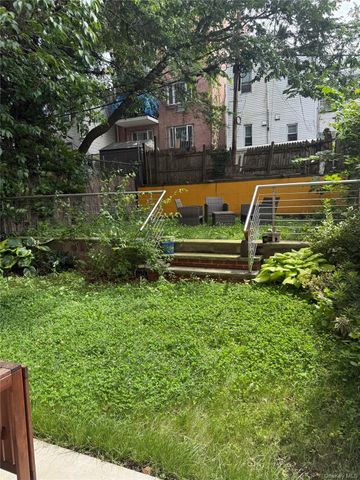 756 40th Street 1R, Brooklyn, NY 11232