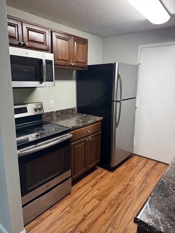 30 Silver Hill 7, Natick, MA 01760