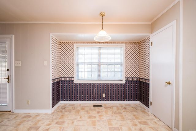 55 Warwick Road, Little Rock, AR 72205