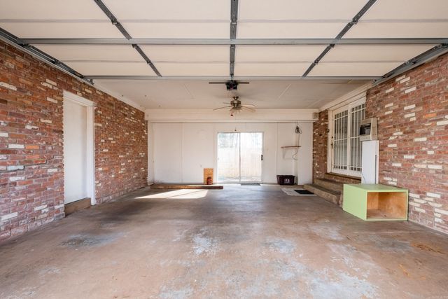 55 Warwick Road, Little Rock, AR 72205