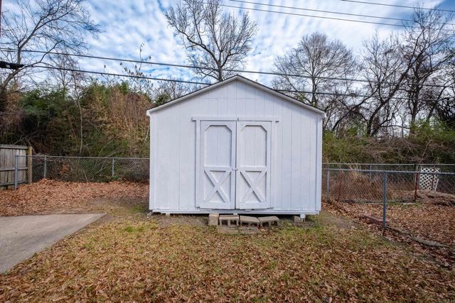 55 Warwick Road, Little Rock, AR 72205