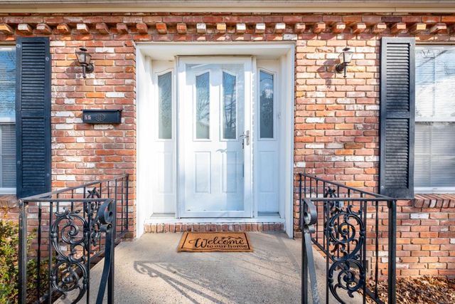 55 Warwick Road, Little Rock, AR 72205