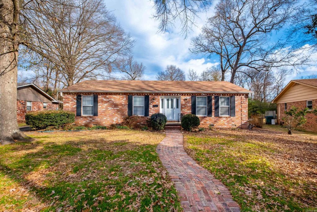55 Warwick Road, Little Rock, AR 72205