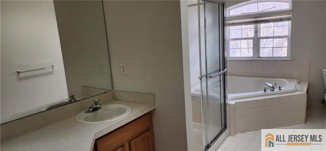 17 Rondell Lane 190, Old Bridge, NJ 08879