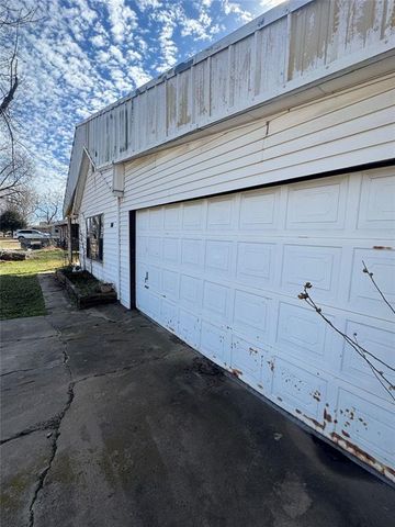 1845 W Midland Street, Shawnee, OK 74804